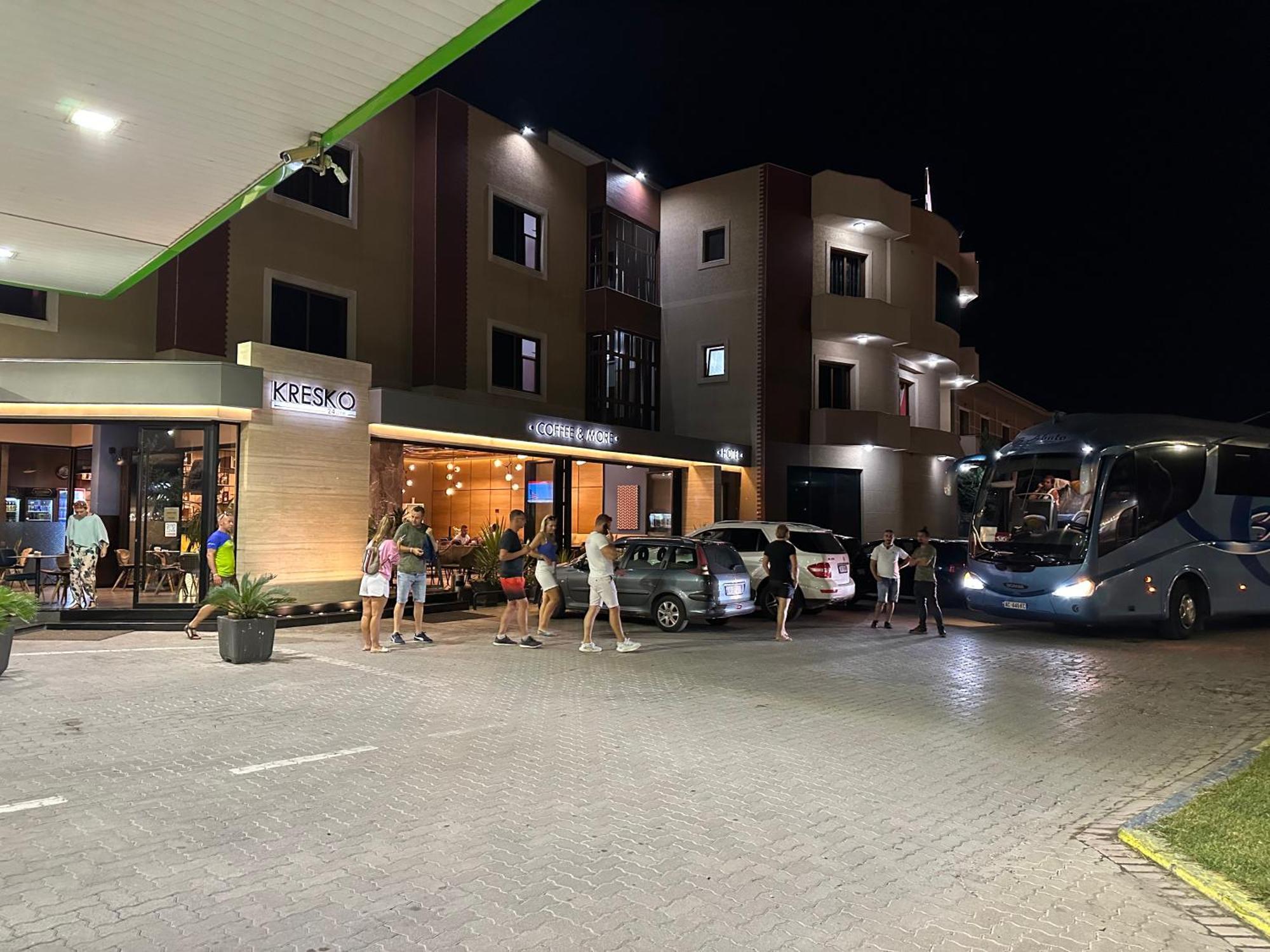 Hotel Kresko Lushnjë Exterior foto