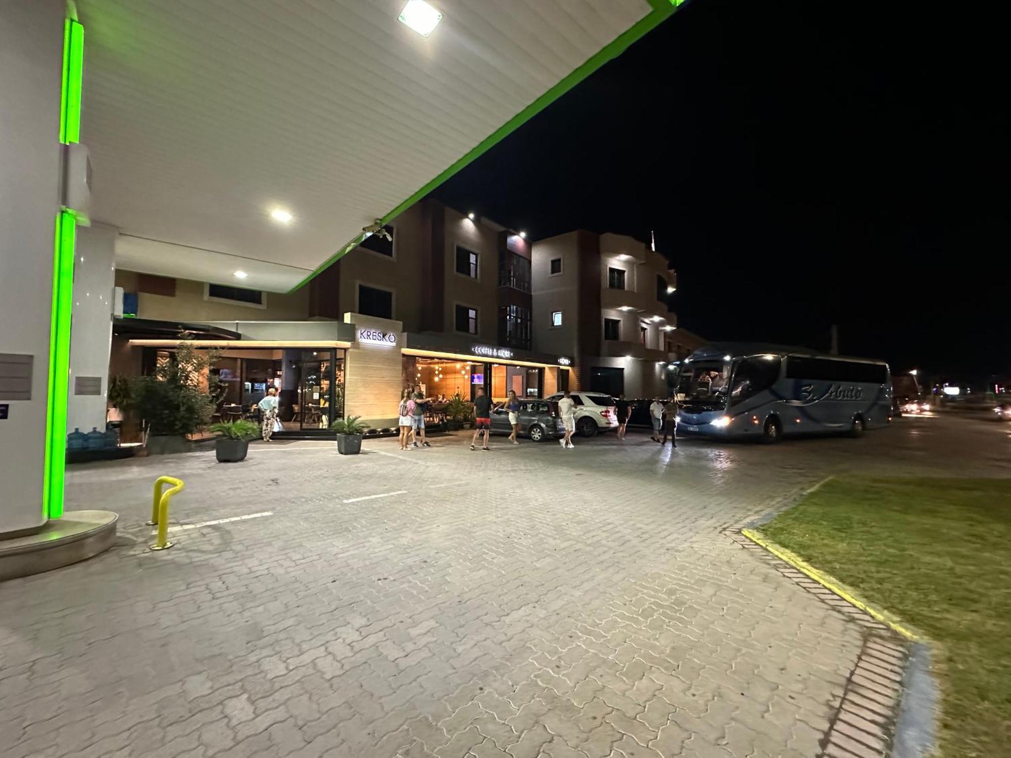 Hotel Kresko Lushnjë Exterior foto